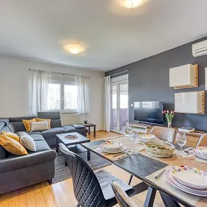 Dea - Three Bedroom , Pula Croatia