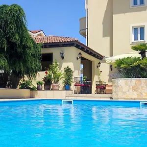 Aparthotel Lekavski Aparthotel